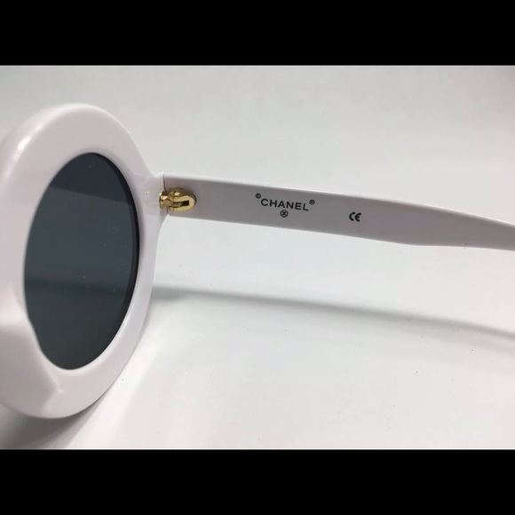 Chanel Paris White 1993 Runaway Sunglasses - Picture 4 of 8